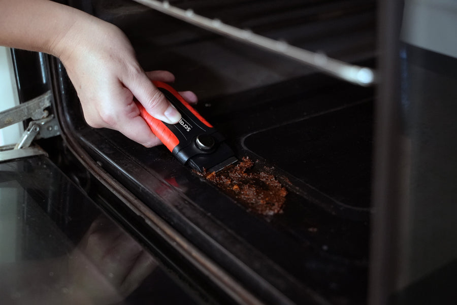 ScrapeMate - the ultimate household scraper. With 5x SafeScrape & 5x Carbon Steel Blades. Perfect for ovens, hobs, paint and sticker removal. FREE UK Shipping 🚚 Scraper Pikk-it 