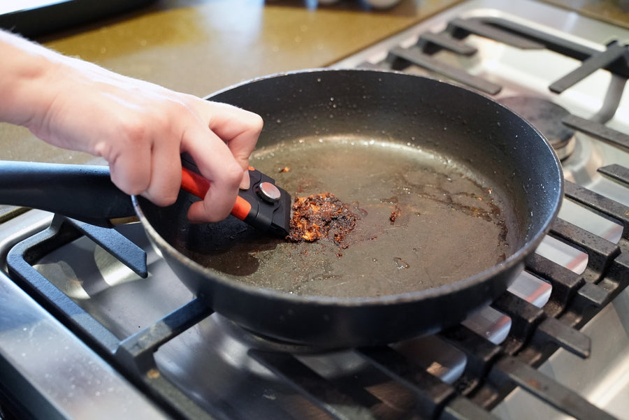 ScrapeMate - the ultimate household scraper. With 5x SafeScrape & 5x Carbon Steel Blades. Perfect for ovens, hobs, paint and sticker removal. FREE UK Shipping 🚚 Scraper Pikk-it 